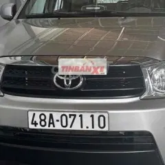 Toyota Fortuner Bạc