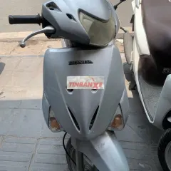 Honda SCR màu Bạc