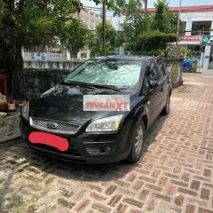 Ford Focus Đen