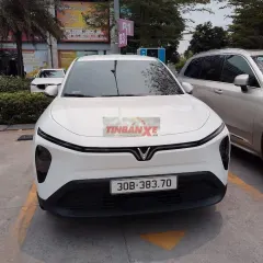 Xe điện Vinfast MPV7 Trắng