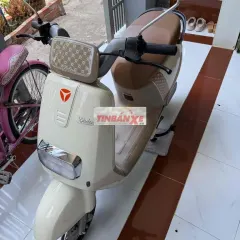 Xe máy điện Yadea Ocean màu Kem