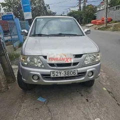 Isuzu-hilander màu Bạc 7 chỗ Tự động