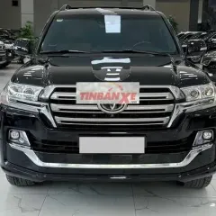 Toyota Land Cruiser 5.7 nhập Mỹ sản xuất 2016.