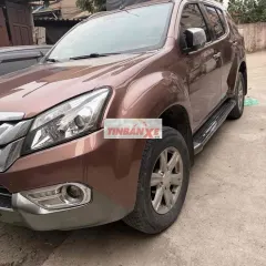 Isuzu MUX 2016 màu Nâu