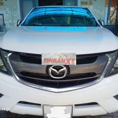 Xe bán tải màu trắng Mazda BT-50 2.2 AT 4x2