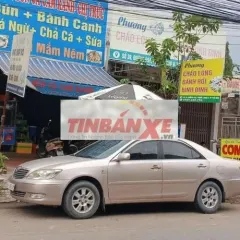 Toyota Camry hồng phấn 240000 km