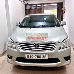 Innova 2013 2.0E Bạc cực mới