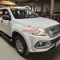 Isuzu Mu-X 7 chỗ Trắng