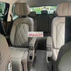 Volkswagen Viloran Đen 7 chỗ