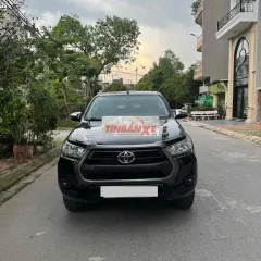 Toyota Hilux 2.4G Đen