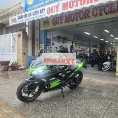 Kawasaki Ninja 300 Đen, Xanh lá