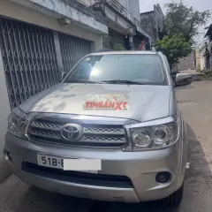 Toyota Fortuner 2011 Bạc 140.000 km