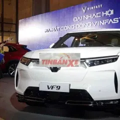 VF9 phiên bản mới tinh-lái đẳng cấp hơn!