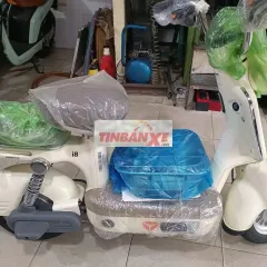 Xe máy điện Yadea i8 Trắng kem