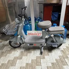 Xe máy điện Yadea i8 màu Xám
