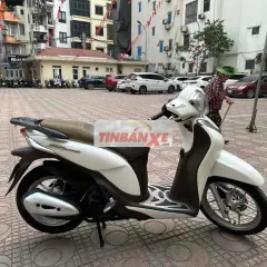 Honda SH Mode Trắng Xăng