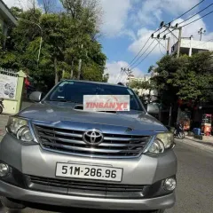 Toyota Fortuner 2013 Số sàn Bạc