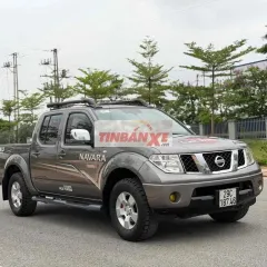 Nissan Navara 2012 2 cầu số tự động bản đủ