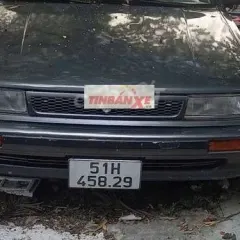 Nissan Xám