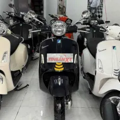 Piaggio Vespa GTS 300 HPE 2021 Đen