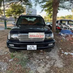 Toyota Land Cruiser Đen 8 chỗ Xăng