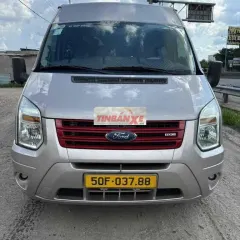 Ford Transit sx 2018 16 chỗ bảng trung.