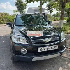 Chevrolet Captiva 7 chỗ số tự động dầu màu đen