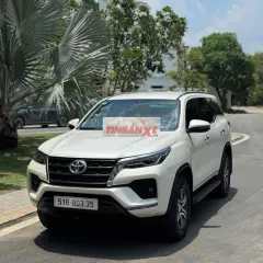 Toyota Fortuner 2021 4x2 Trắng máy xăng