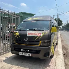Toyota Hiace Limousine 9 chỗ cả tài xế máy dầu