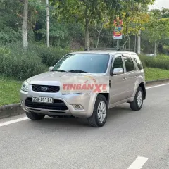 Ford Escape SUV số tự động gầm cao, full đồ chơi