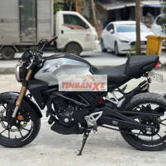 Honda CB150R màu Bạc