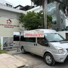 Ford Transit 6 chỗ Bạc