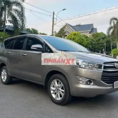 Toyota Innova E 2019 số sàn màu xám