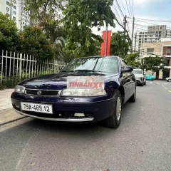 Cần bán Mazda 626 đời 1995, màu xanh đậm