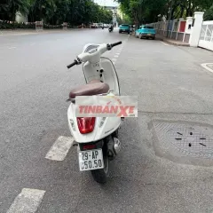 Piaggio Vespa Primavera 125 trắng