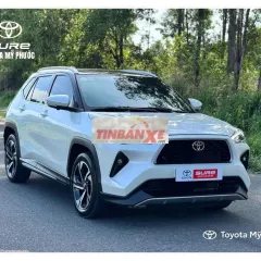 Toyota Yaris Cross 2025 Trắng nóc đen 4484 km