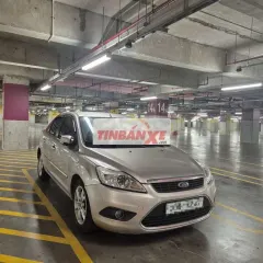 Ford Focus Ghia 2.0 Sedan bản full 2011 Vàng cát