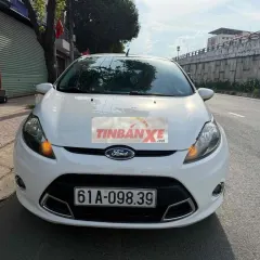 Ford Fiesta Hatchback 2013 Tự động Trắng