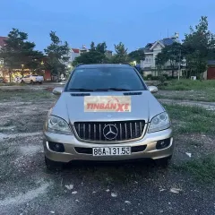 Mercedes-Benz ML350 Vàng cát 5 chỗ