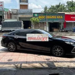 Toyota Camry 2.5Q 2023 màu đen huyền