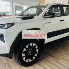 Toyota Hilux Trắng, Xám 2 cầu sẵn xe giao sớm