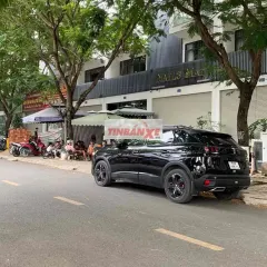 Peugeot 3008 Đen 5 chỗ