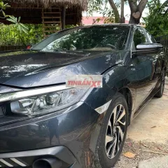 Honda Civic 1.8E 2018 Xanh nhớt Vài ngàn km