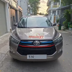 Xe nhà Innova E 2019 Số sàn 77.000 km Nâu