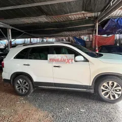 Kia Sorento 7 chỗ màu Trắng