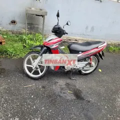 Xe máy màu Đỏ Bạc Đen