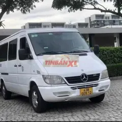 Mercedes Sprinter 2011 máy dầu màu trắng .
