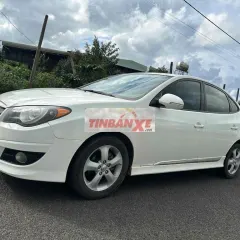 Hyundai Avante Trắng Tự động Xăng