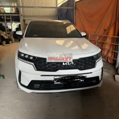 Kia Sorento Signature Trắng 7 chỗ
