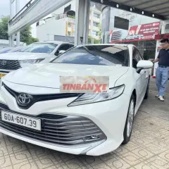 Toyota Camry 2.5Q 2021 Trắng 49.000 km